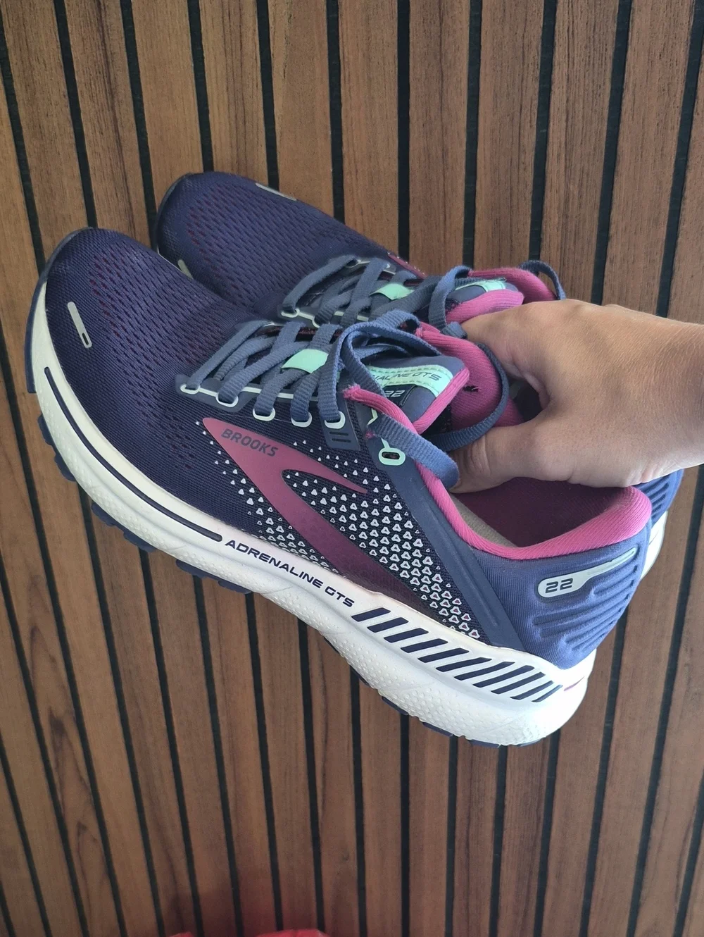 Brooks Adrenaline GTS 22 Women's Running Shoes 7.5 MED B- Navy Pink